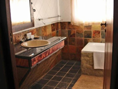 Letsatsi Game Lodge, Four Sleeper, Bathroom