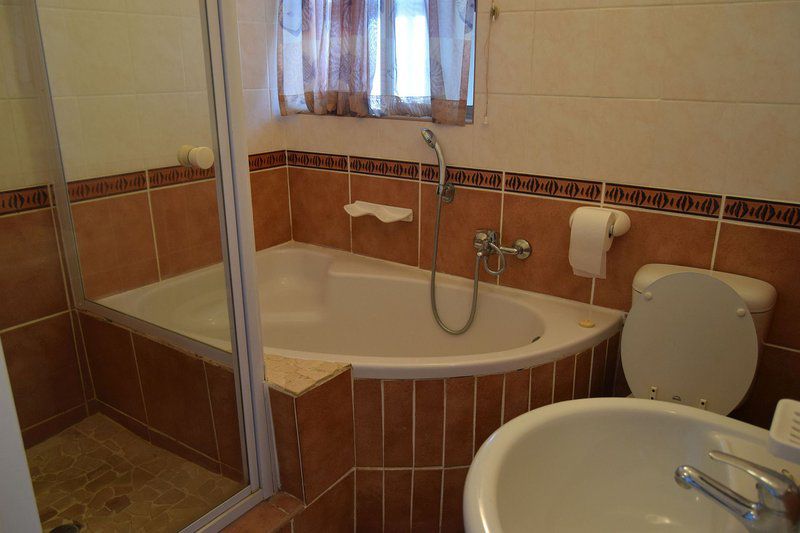 Libra Holiday Penthouse No 7 Manaba Beach Margate Kwazulu Natal South Africa Bathroom