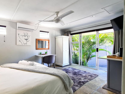 Lido Living Guest House, Deluxe King Room, Bedroom