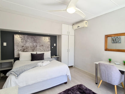 Lido Living Guest House, Queen Room, Bedroom