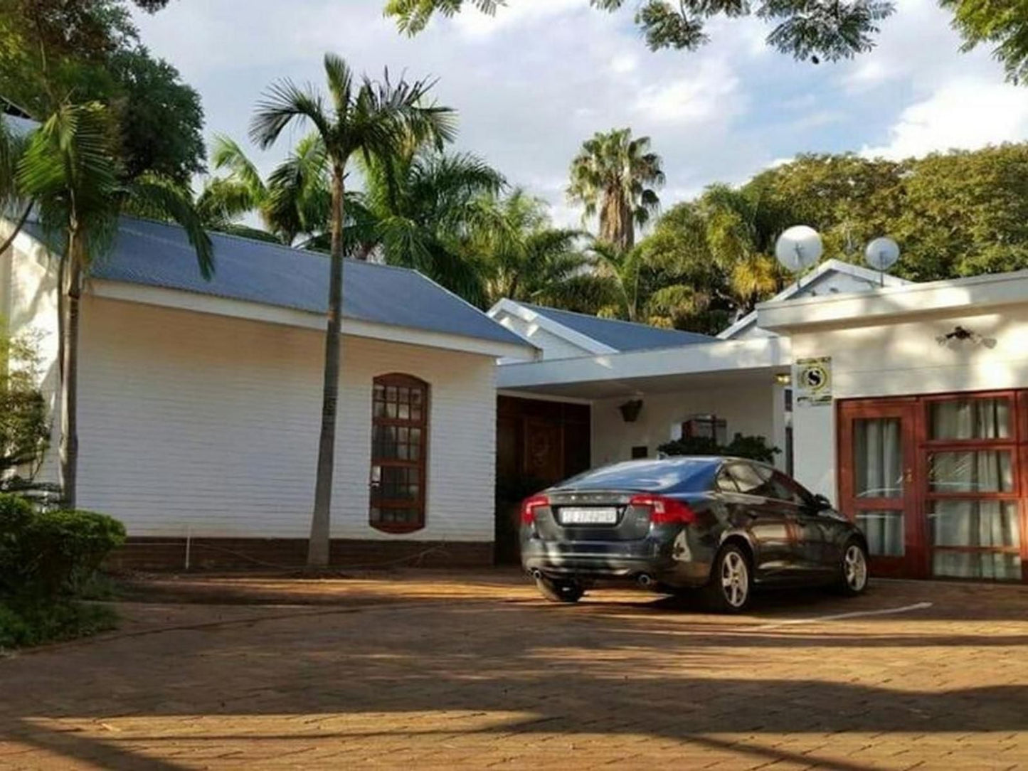 Lindekroon Guest House Polokwane Central Polokwane Pietersburg Limpopo Province South Africa House, Building, Architecture, Palm Tree, Plant, Nature, Wood, Window, Car, Vehicle