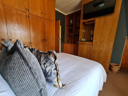 Double Rooms @ Lindekroon Guest House