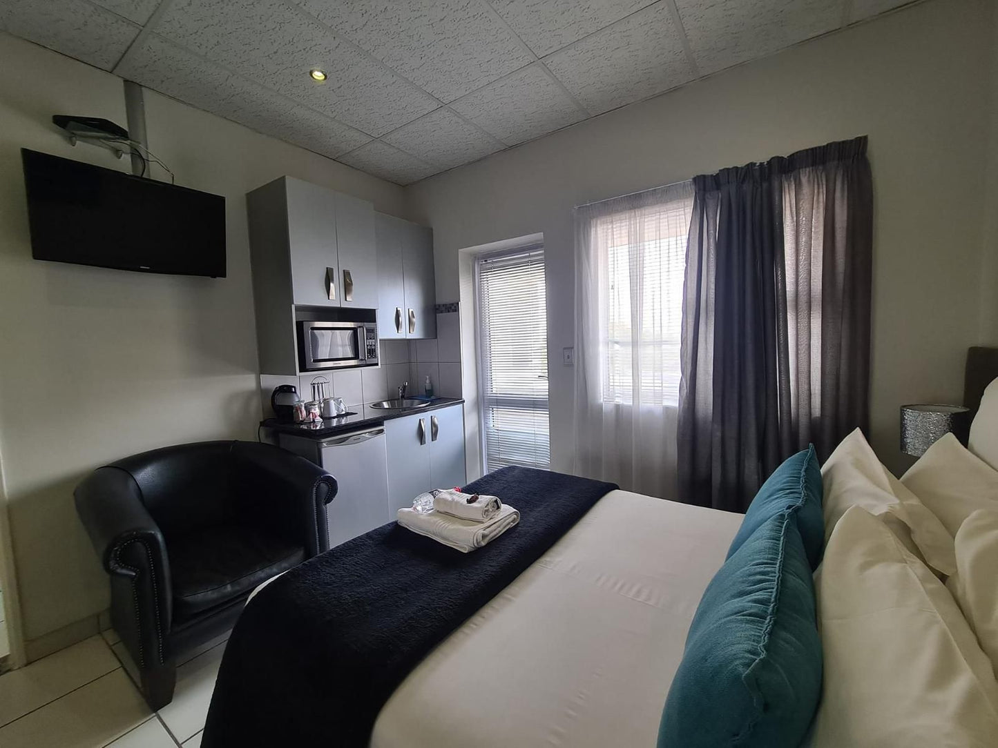 Lion Lodge Hospital Park Bloemfontein Free State South Africa Unsaturated, Bedroom