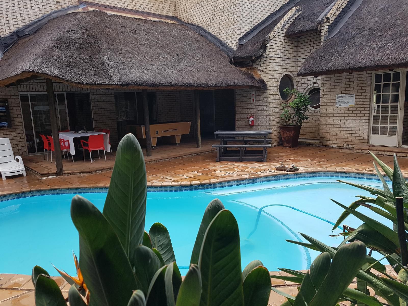 Lion'S Guesthouse And The Buck&Lion Restaurant, Swimming Pool