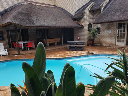 Lion'S Guesthouse And The Buck&Lion Restaurant, Swimming Pool