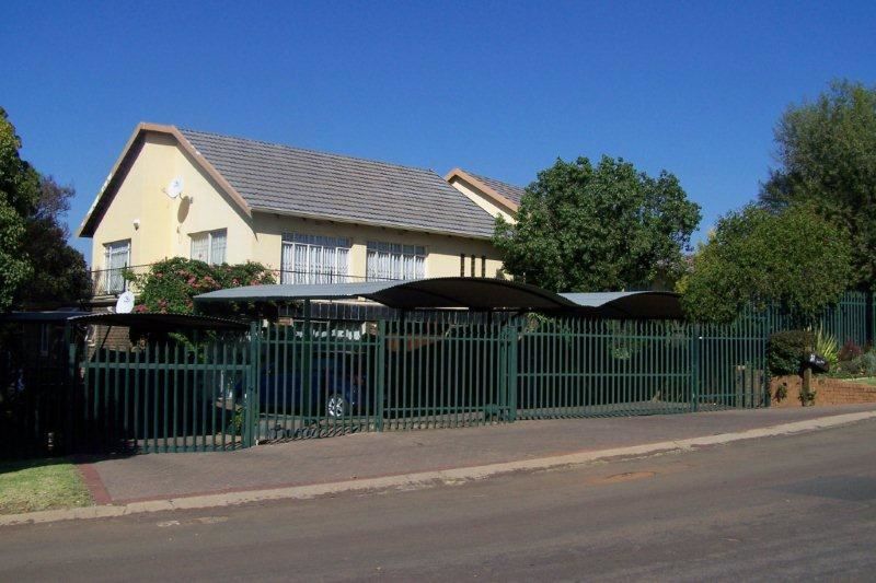 Lion S Den Guest House Witbank Emalahleni Mpumalanga South Africa Gate, Architecture, House, Building