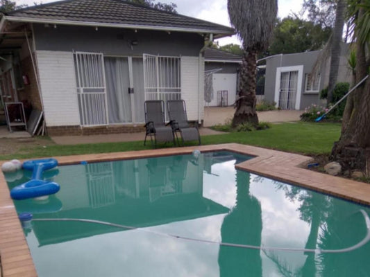 Lior Gil Accomodation Kempton Park Johannesburg Gauteng South Africa House, Building, Architecture, Palm Tree, Plant, Nature, Wood, Swimming Pool