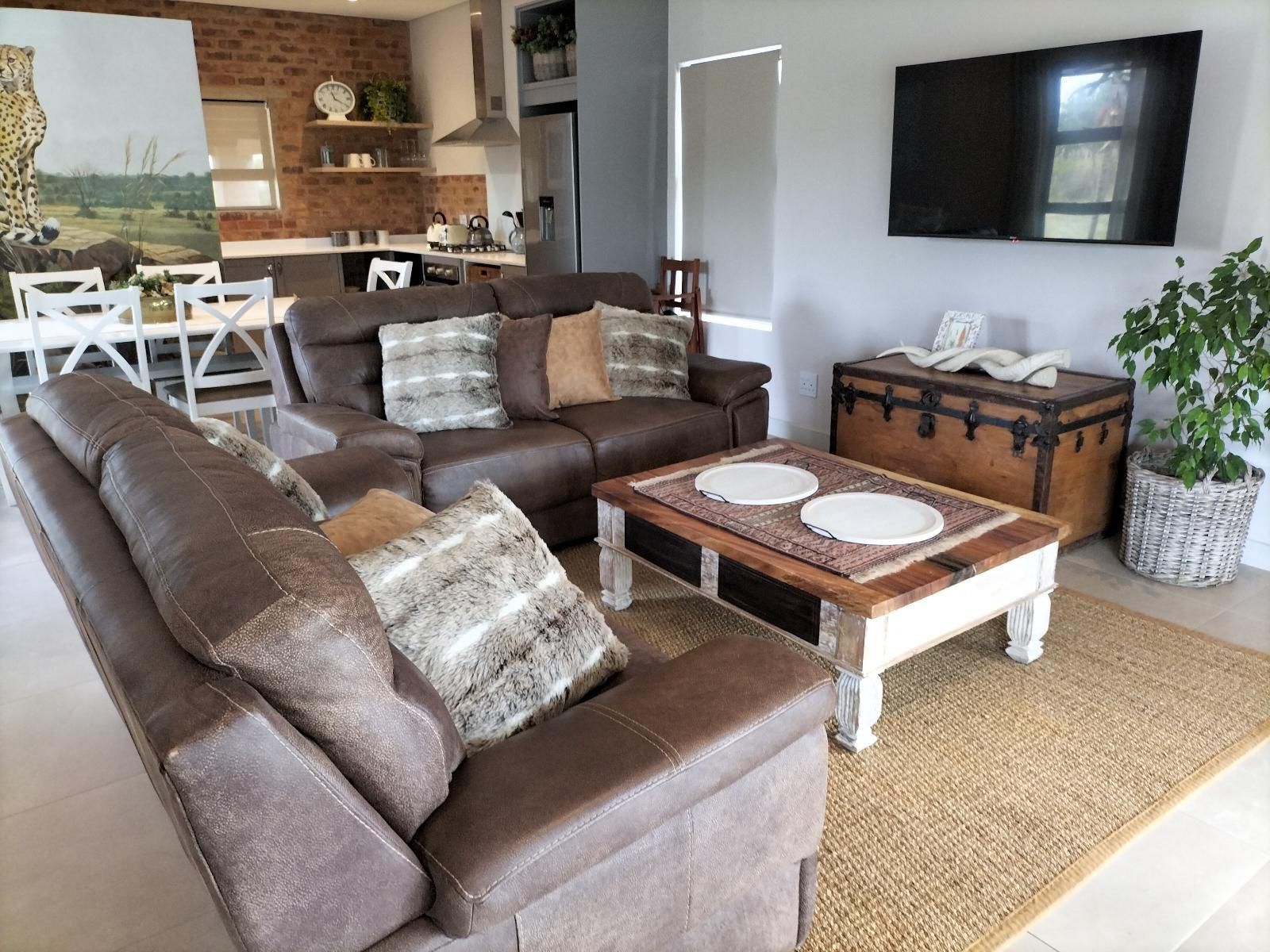 Little Dinokeng Bush Lodge, Living Room