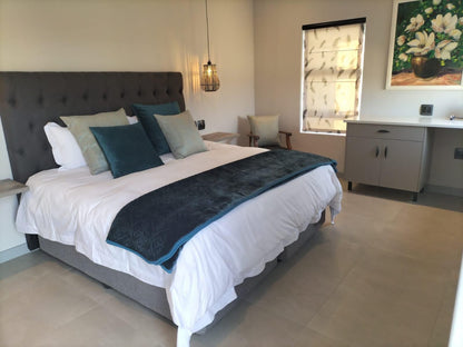 Little Dinokeng Bush Lodge, Executive Holiday Home, Bedroom