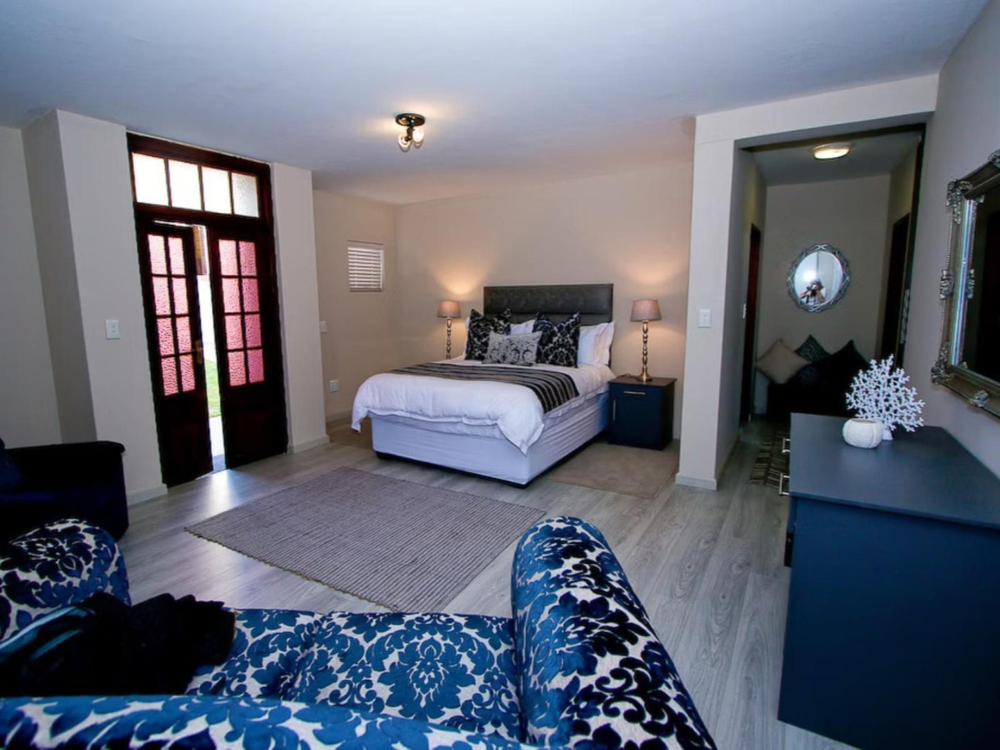 Long Beach Lodge, Double Room, Bedroom