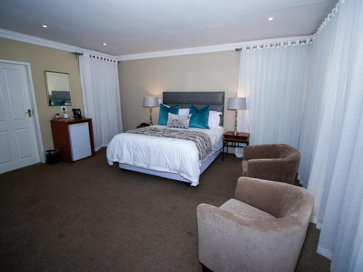 Long Beach Lodge, Double Room, Bedroom