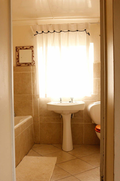 Lowestoffe Country Lodge Woodhouselea Hogsback Eastern Cape South Africa Sepia Tones, Bathroom