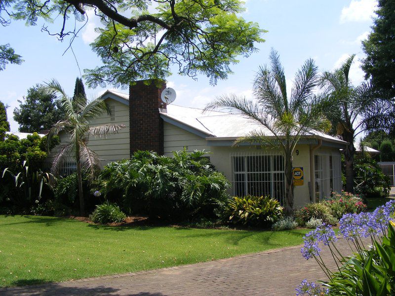 Lus Hof Bed And Breakfast Witbank Emalahleni Mpumalanga South Africa House, Building, Architecture, Palm Tree, Plant, Nature, Wood
