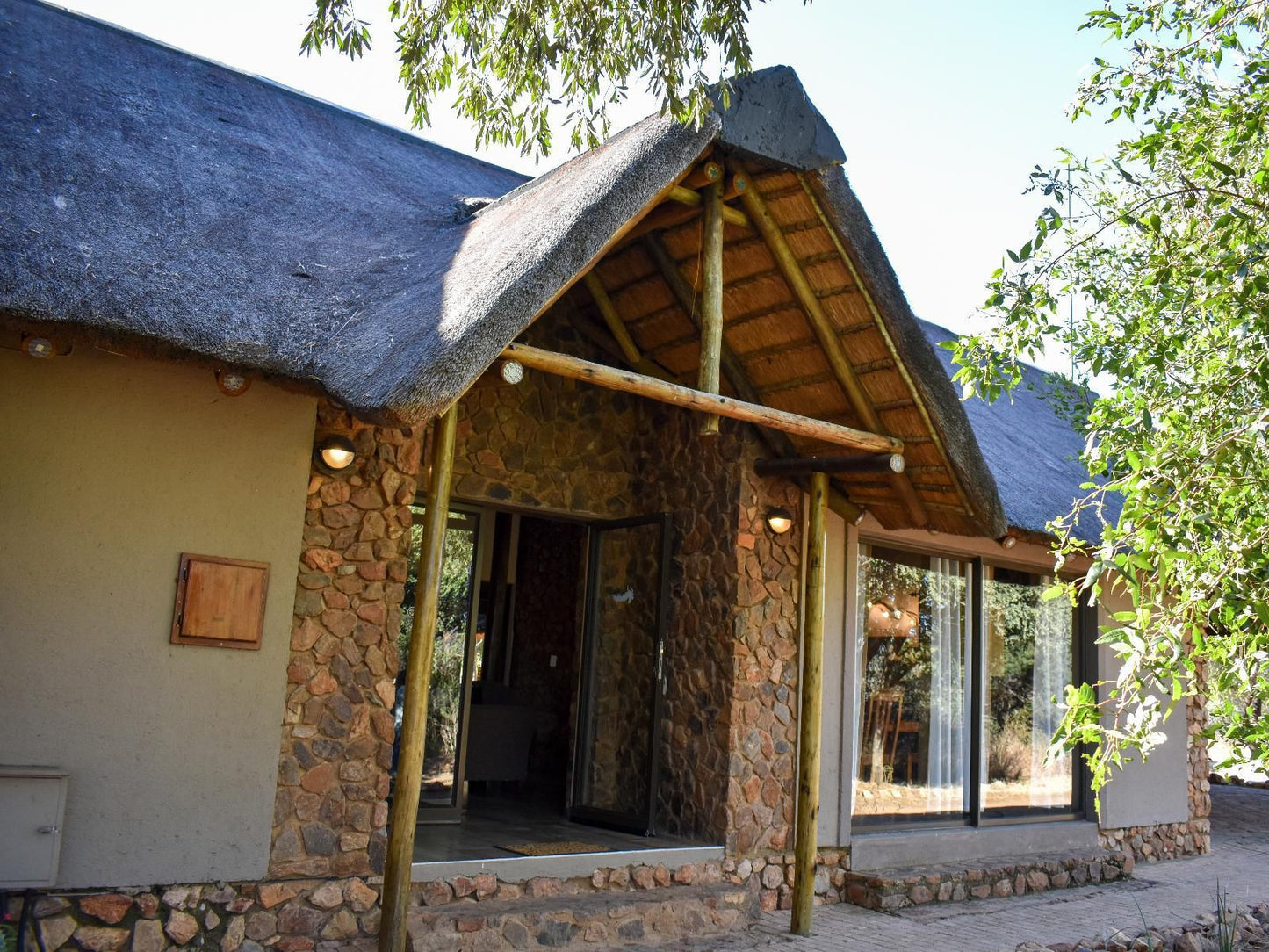 Mabalingwe Game Reserve, Rooiboklaagte, Building, Architecture, House