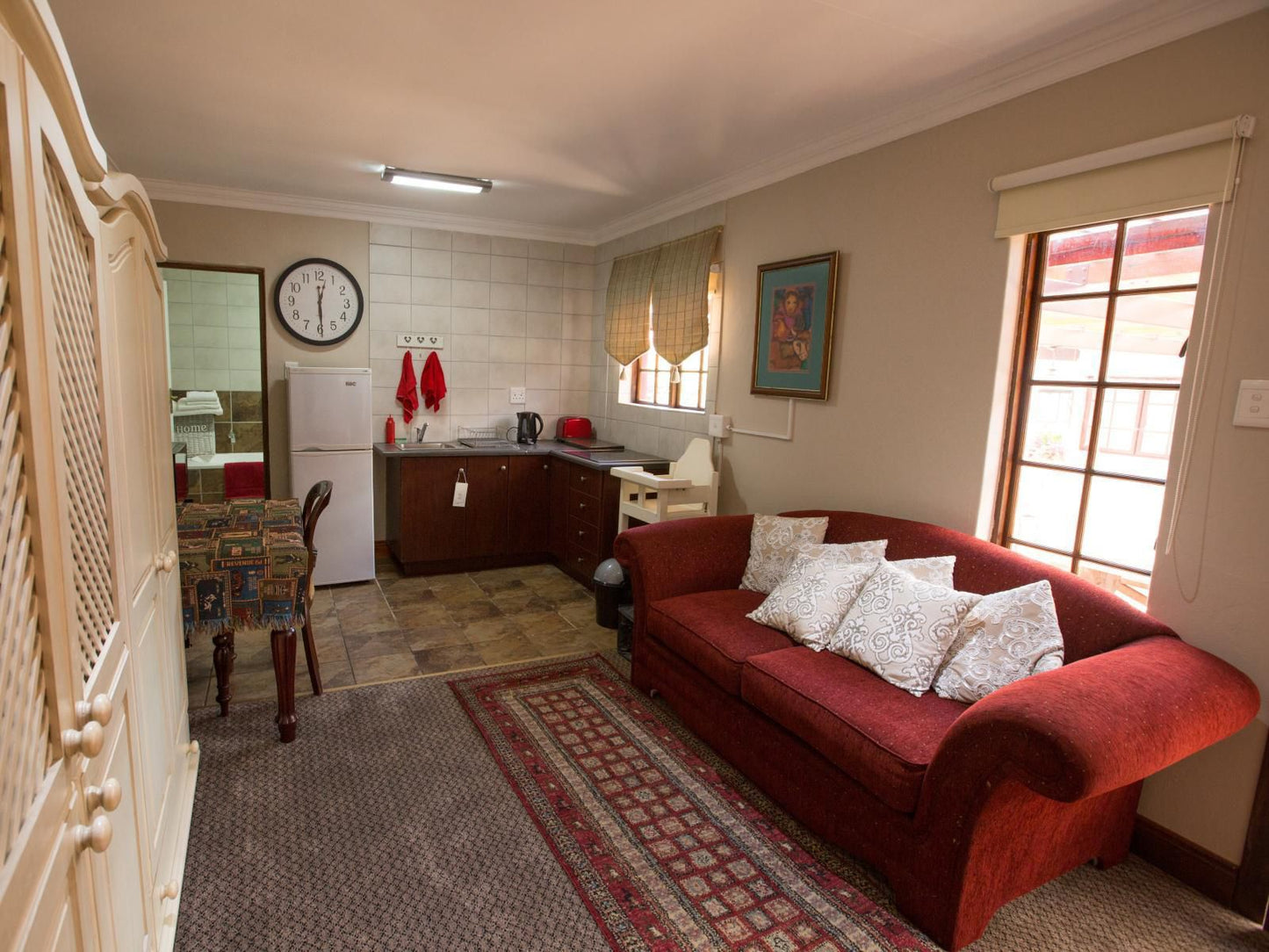 Macgregors Guest House, Family Room, Living Room