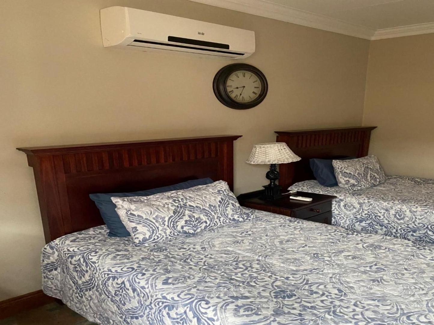 Macgregors Guest House, Twin Room, Bedroom