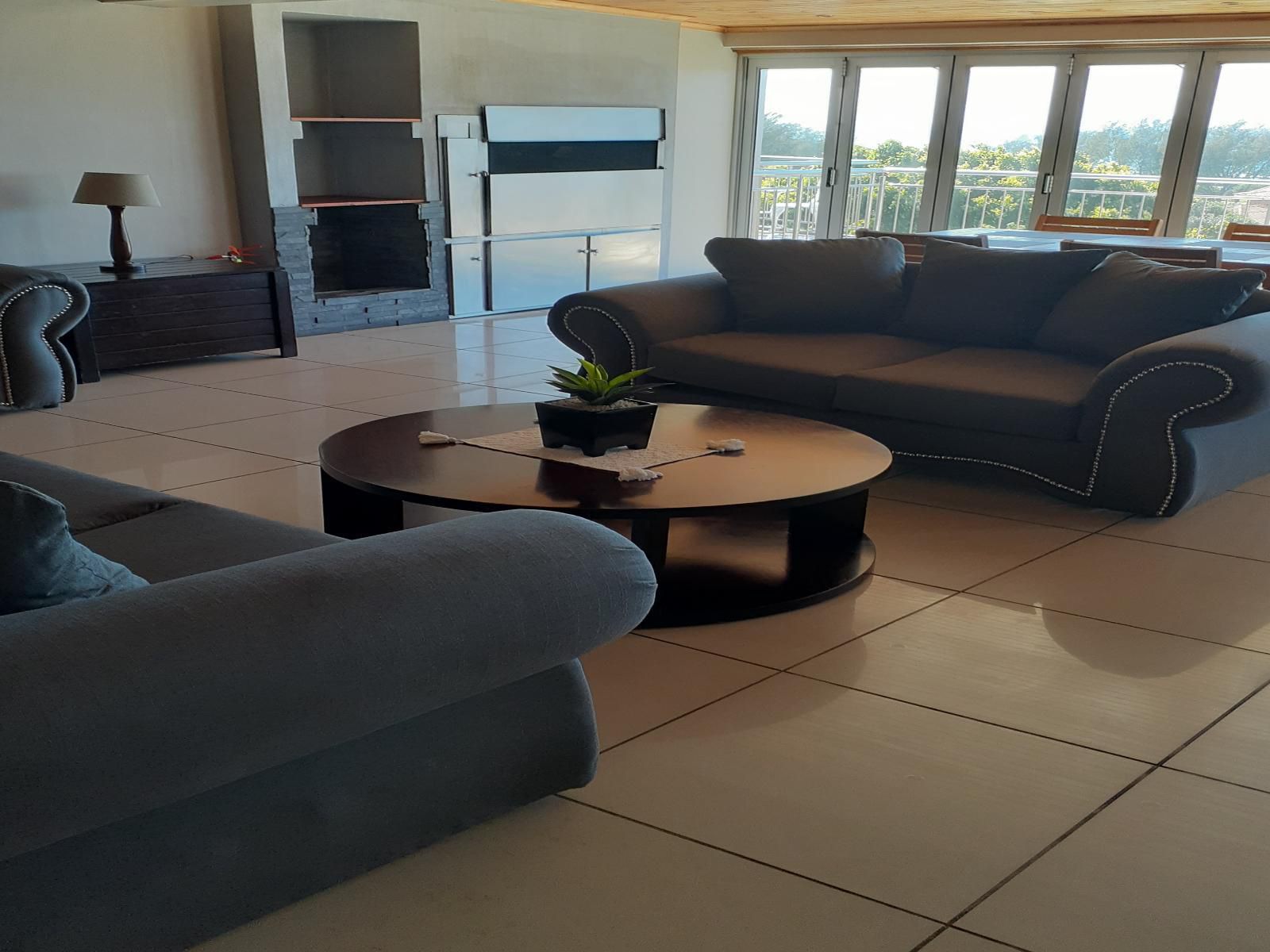 Madiolyn Central Jeffreys Bay Jeffreys Bay Eastern Cape South Africa Living Room