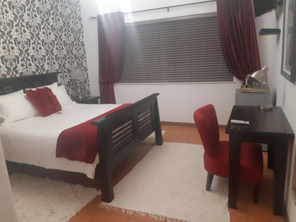 Deluxe Double Rooms @ Mahogany Guesthouse