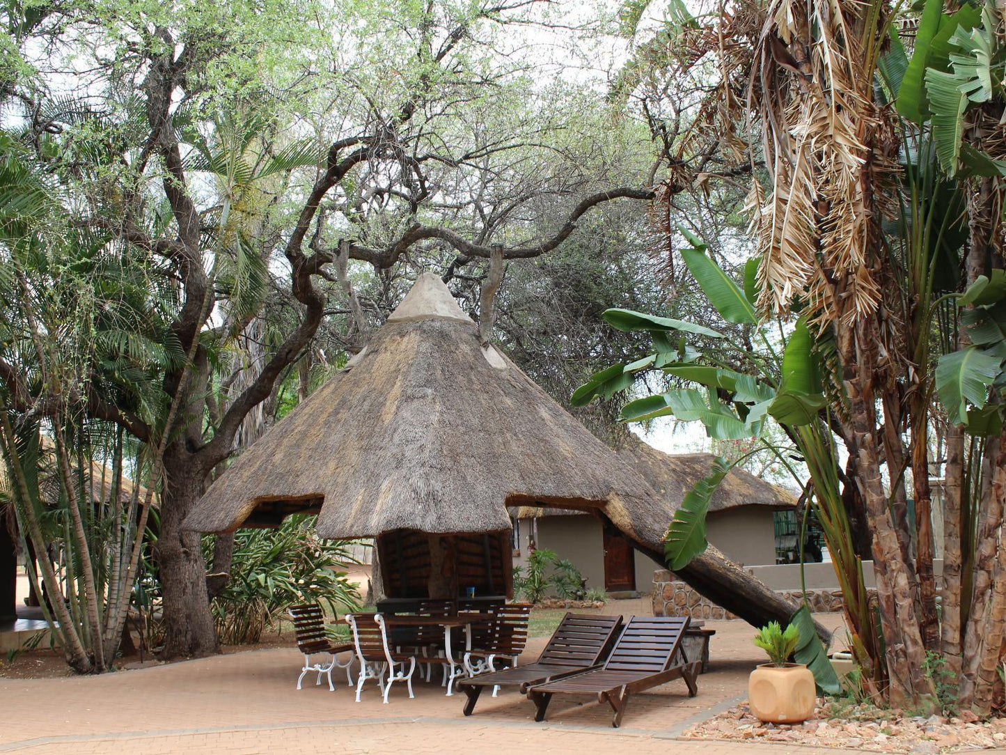 Makoppas Nest River Lodge