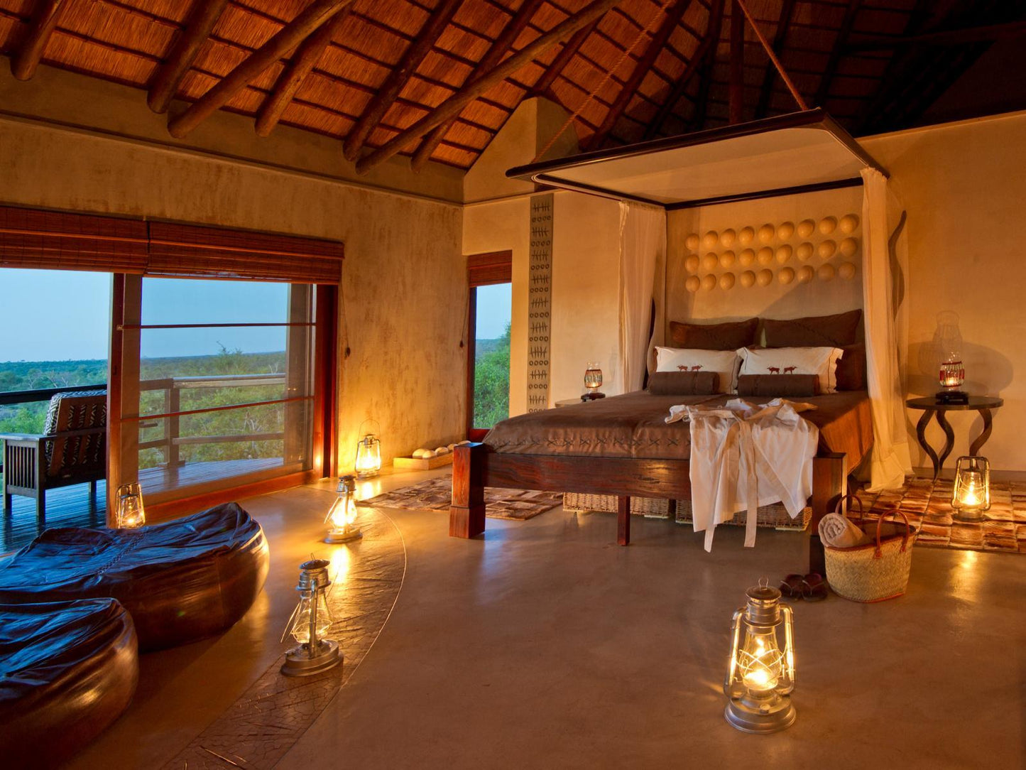 Bushman King Suite @ Makumu Private Game Lodge