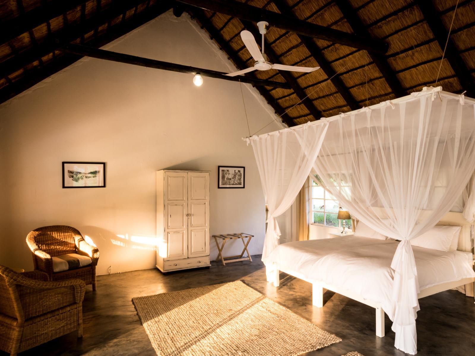 Makuwa Safari Lodge, Quadruple Room with Shower, Bedroom