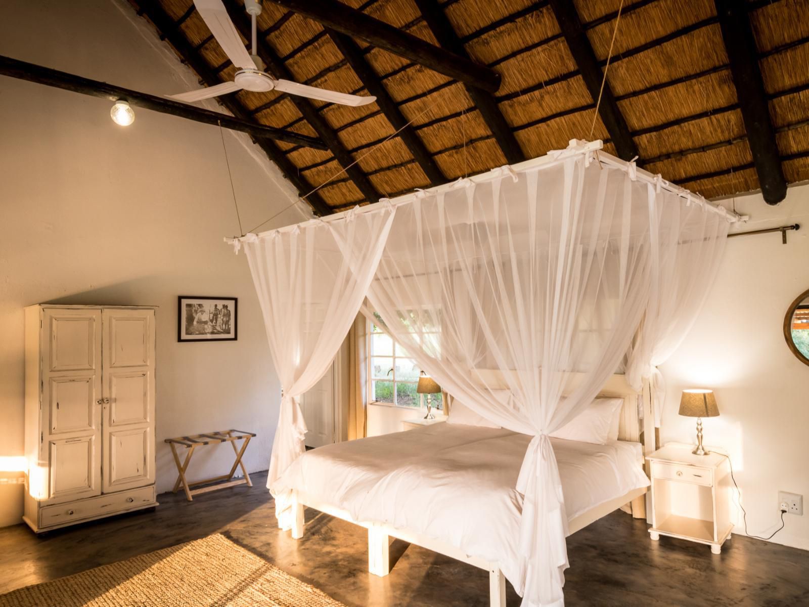 Makuwa Safari Lodge, Triple Room with Shower, Colorful, Bedroom