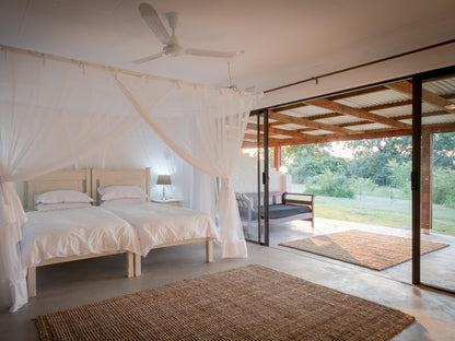 En-suite Room with Bath @ Makuwa  Safari Lodge