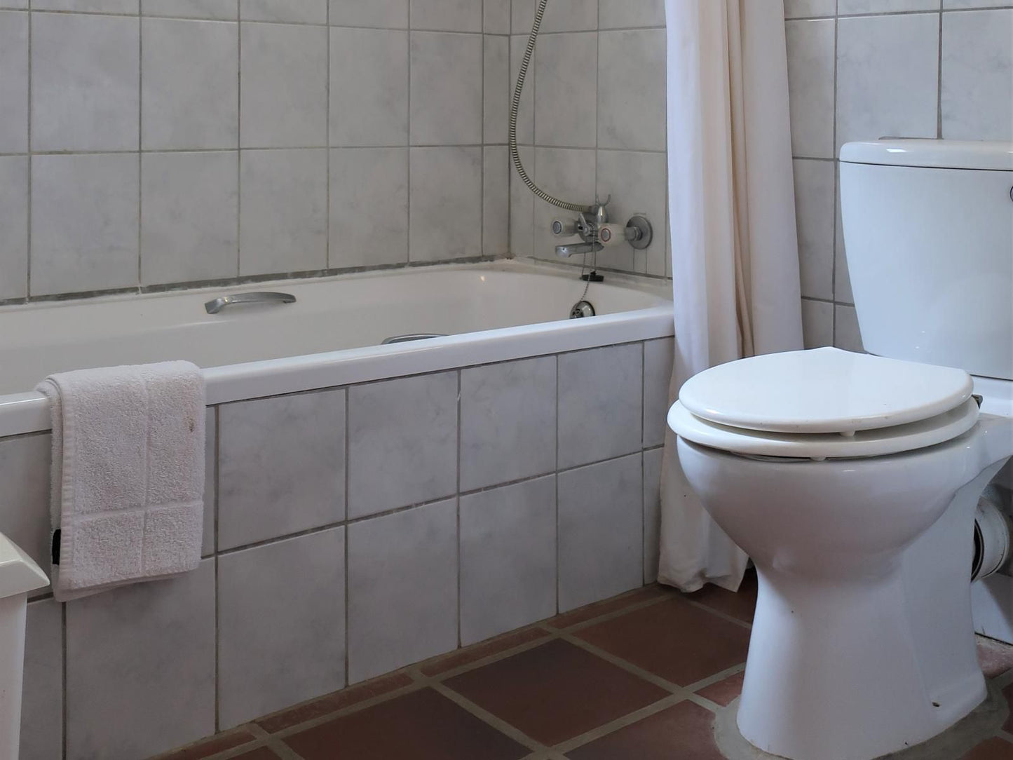 Malagas Hotel, Double Ground Floor Wheelchair friendly, Bathroom