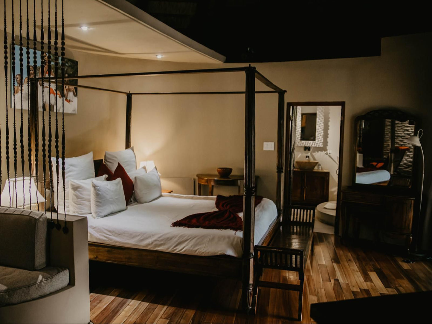 Maliba Lodge, Riverside Hut 3, Bedroom