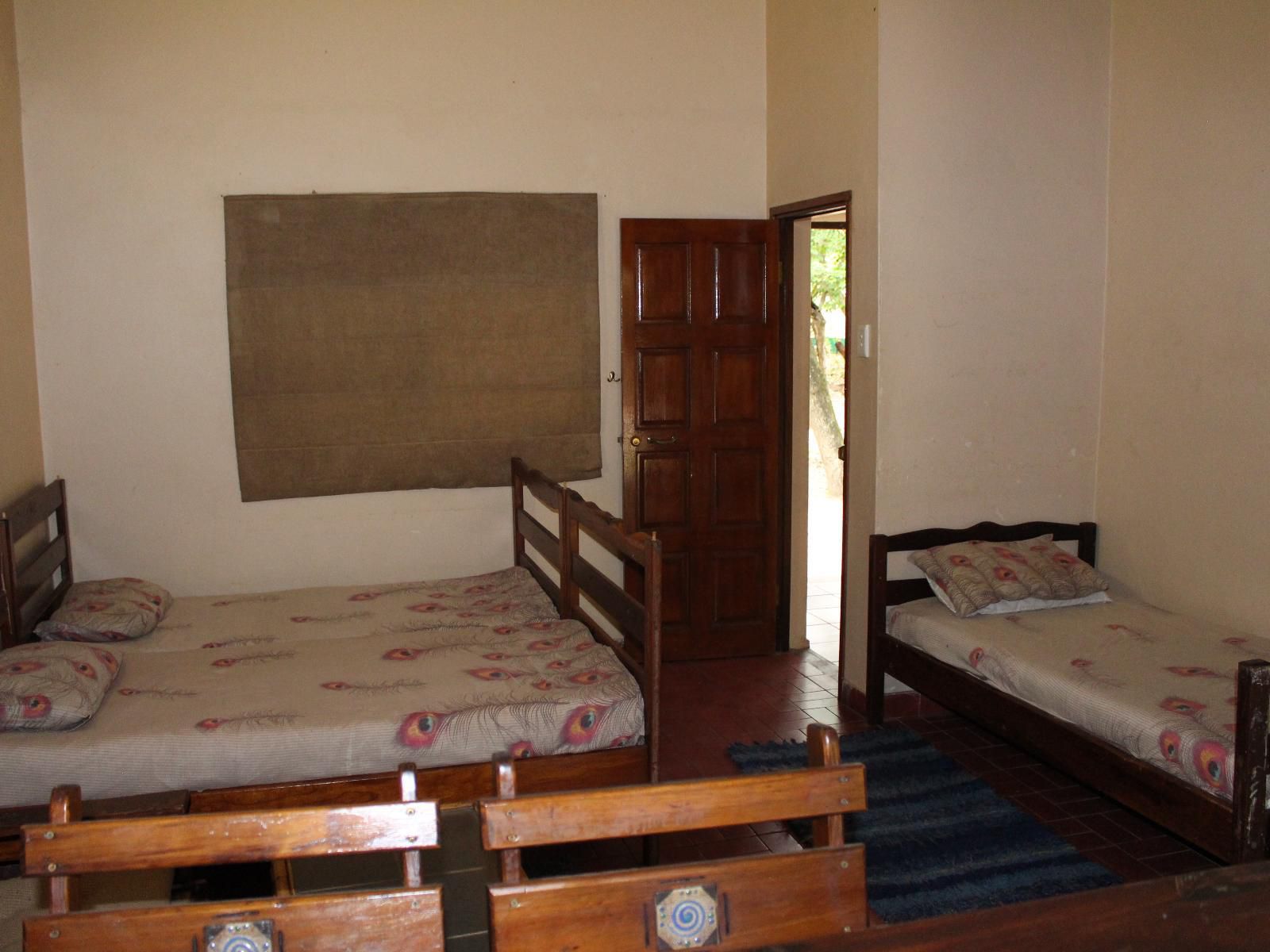 Malongane Beach Resort, Chalet E2, Bedroom