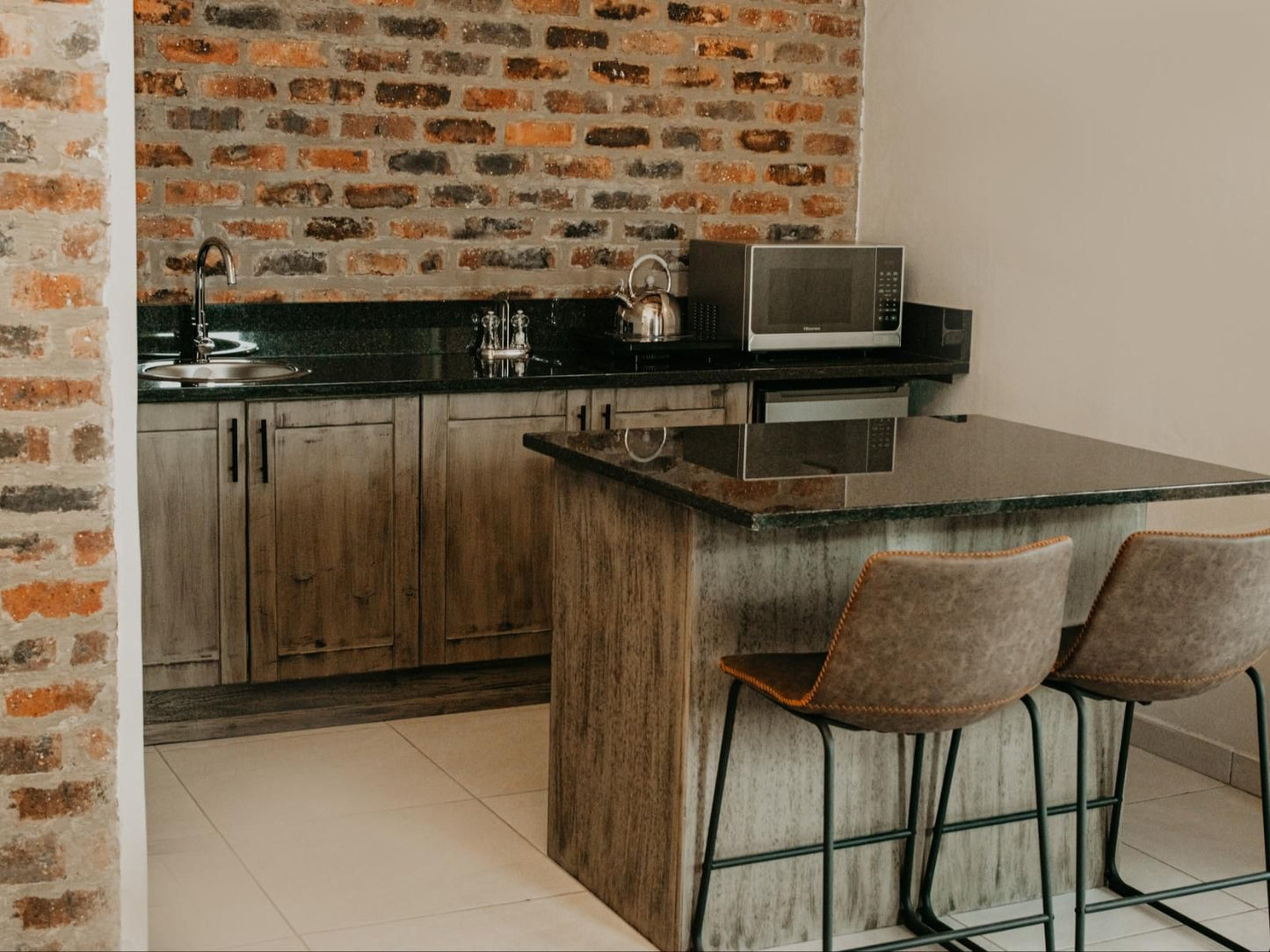 Mambakloof Country Estate, Chalet 3, Sepia Tones, Kitchen