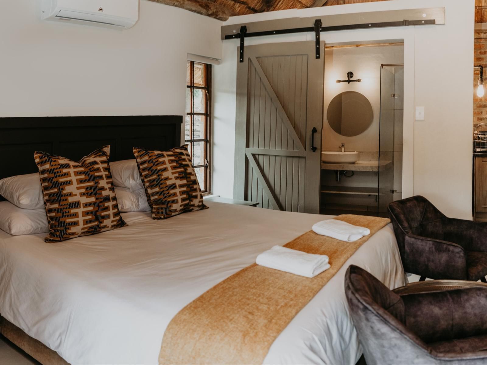 Mambakloof Country Estate, Deluxe Suite, Bedroom