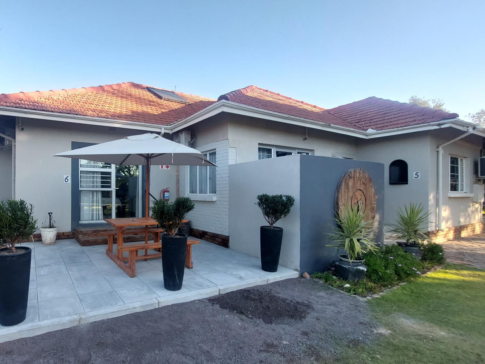 Mango S Beaufort West Western Cape South Africa House, Building, Architecture, Palm Tree, Plant, Nature, Wood