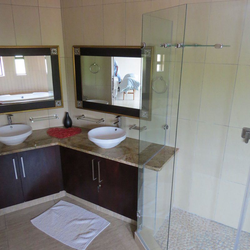 Mangwa African Safari Bushveld Limpopo Province South Africa Unsaturated, Bathroom