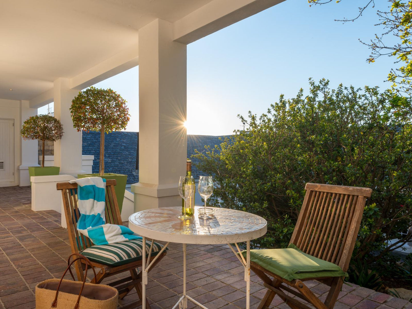 Luxury Room with Garden View @ Manor On The Bay