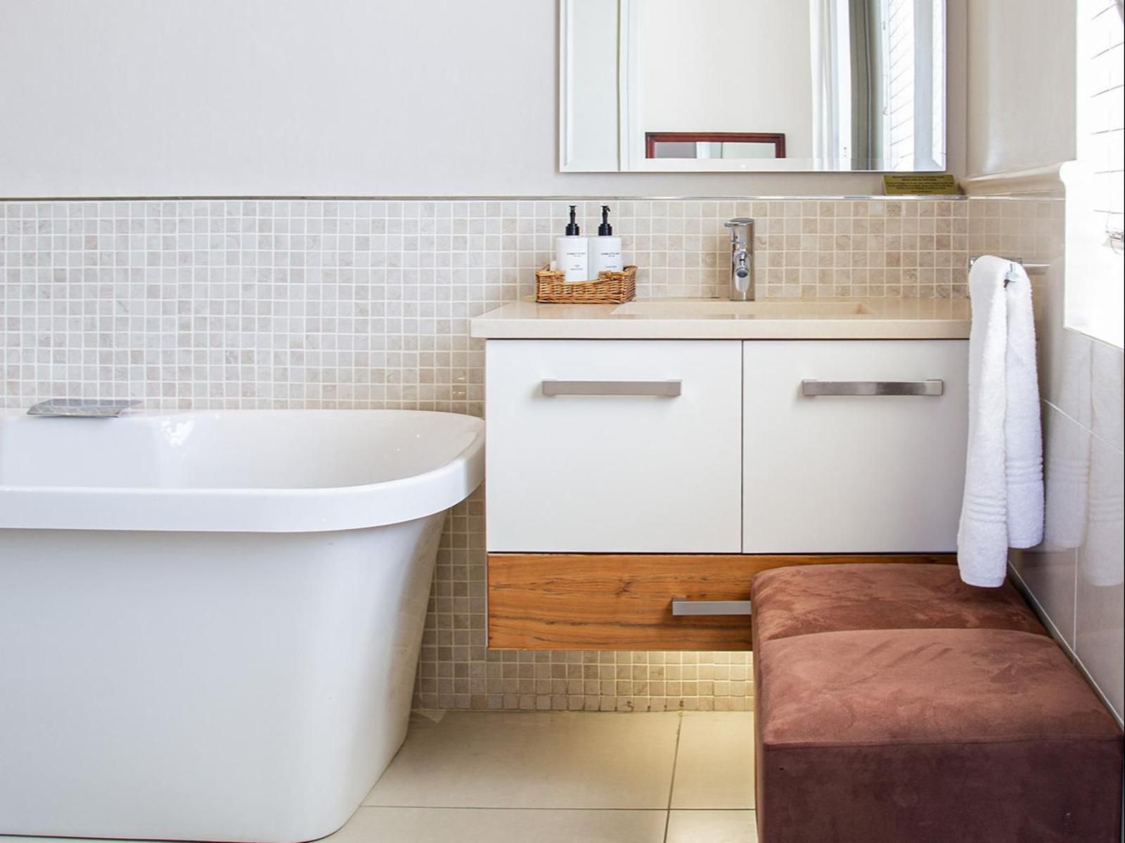 Marine Square Luxury Holiday Suites Hermanus Western Cape South Africa Bathroom