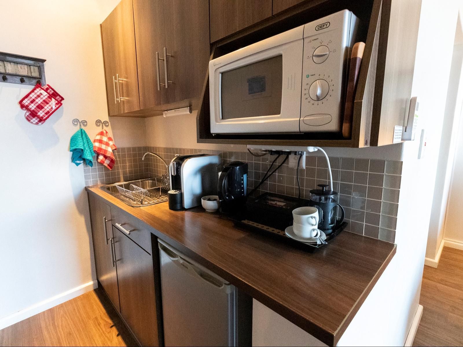 Mariner Guesthouse & Villa, Sail Room (mountain view), Kitchen