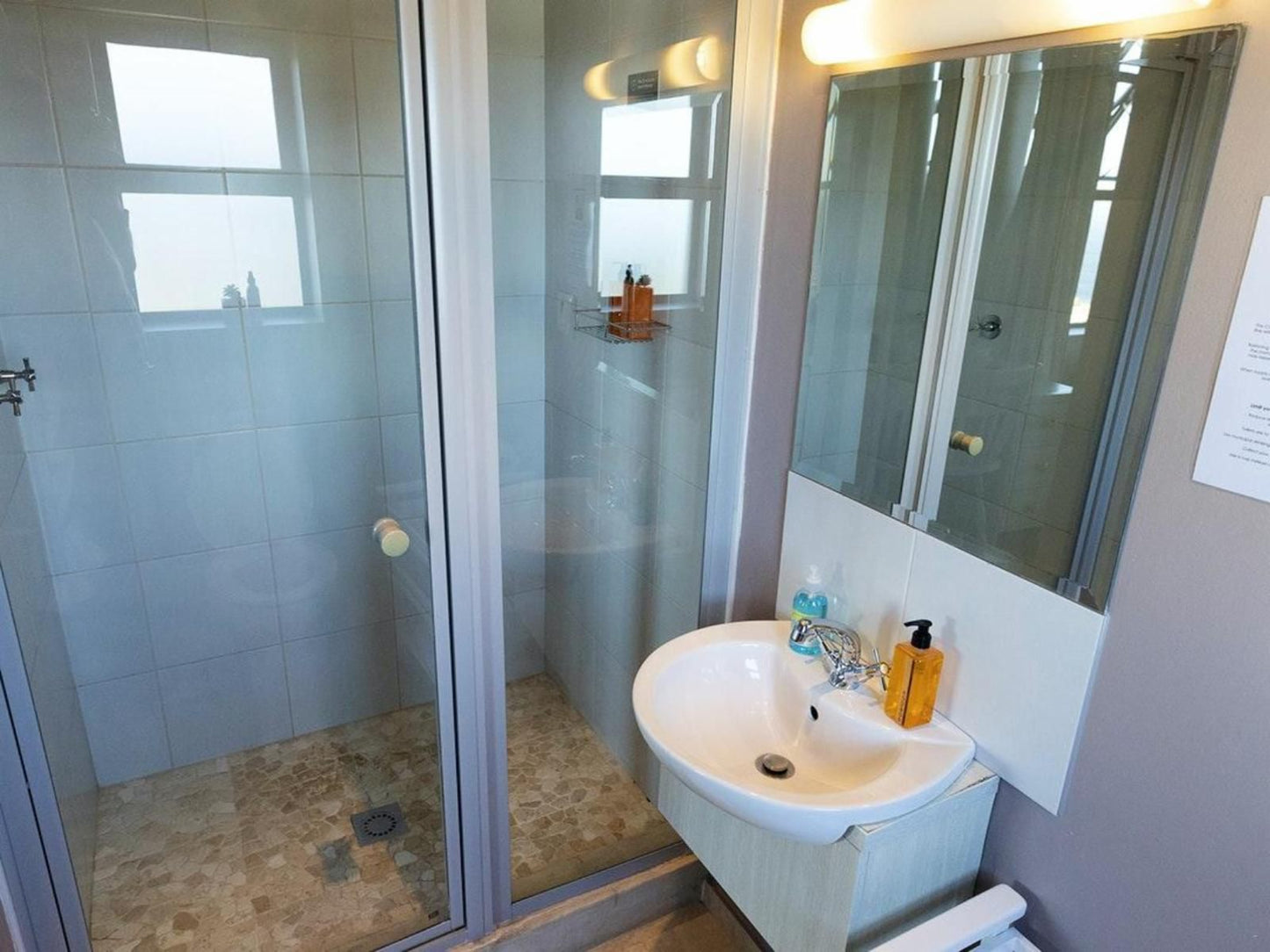 Mariner Guesthouse & Villa, Superior Suite (balcony, sea views), Bathroom