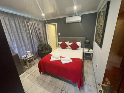 Double Room By The Garden @ Marion Lodge