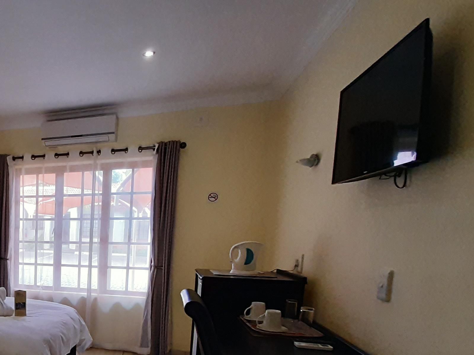 Marlot Guest House, Twin Bedrooms - Air-con - Shower