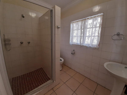 Twin Bedrooms - Air-con - Shower @ Marlot Guest House  And B&B