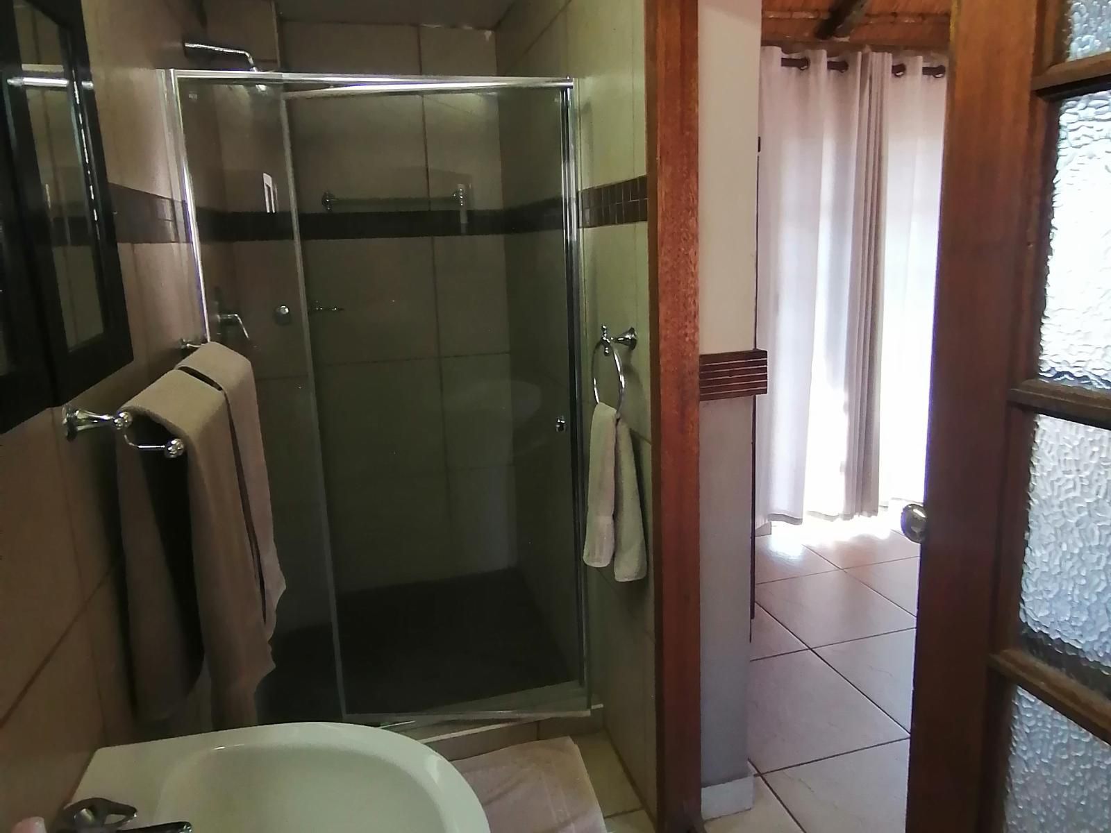 Maroela Game Trails, Honeymoon Suite, Bathroom