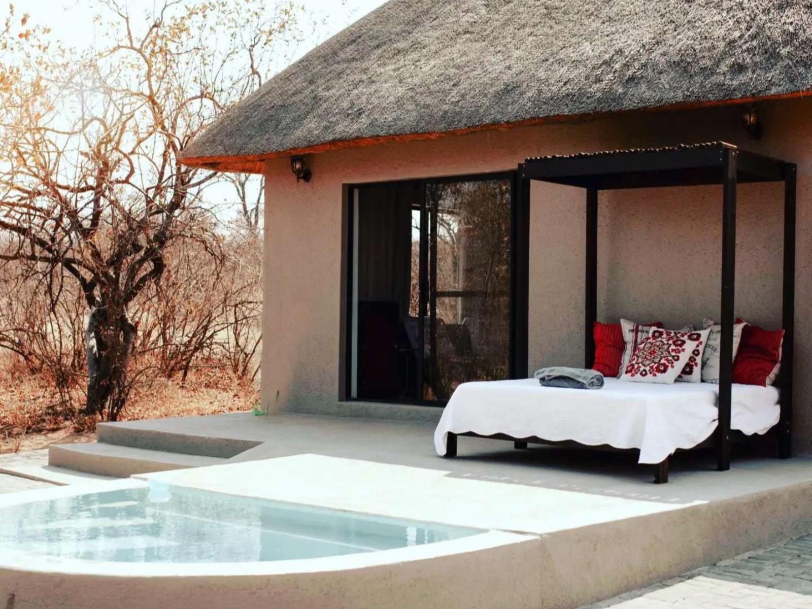 Maroelani Private Nature Reserve, Unit Five: Luxury Bush House, Bedroom, Swimming Pool