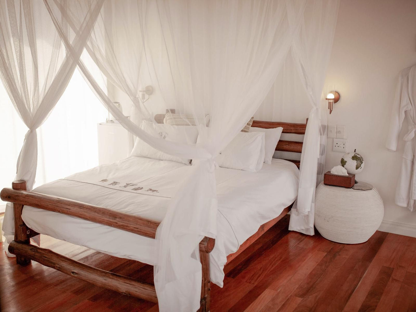 Maroelani Private Nature Reserve, Unit Two: Treehouse Villa, Bedroom