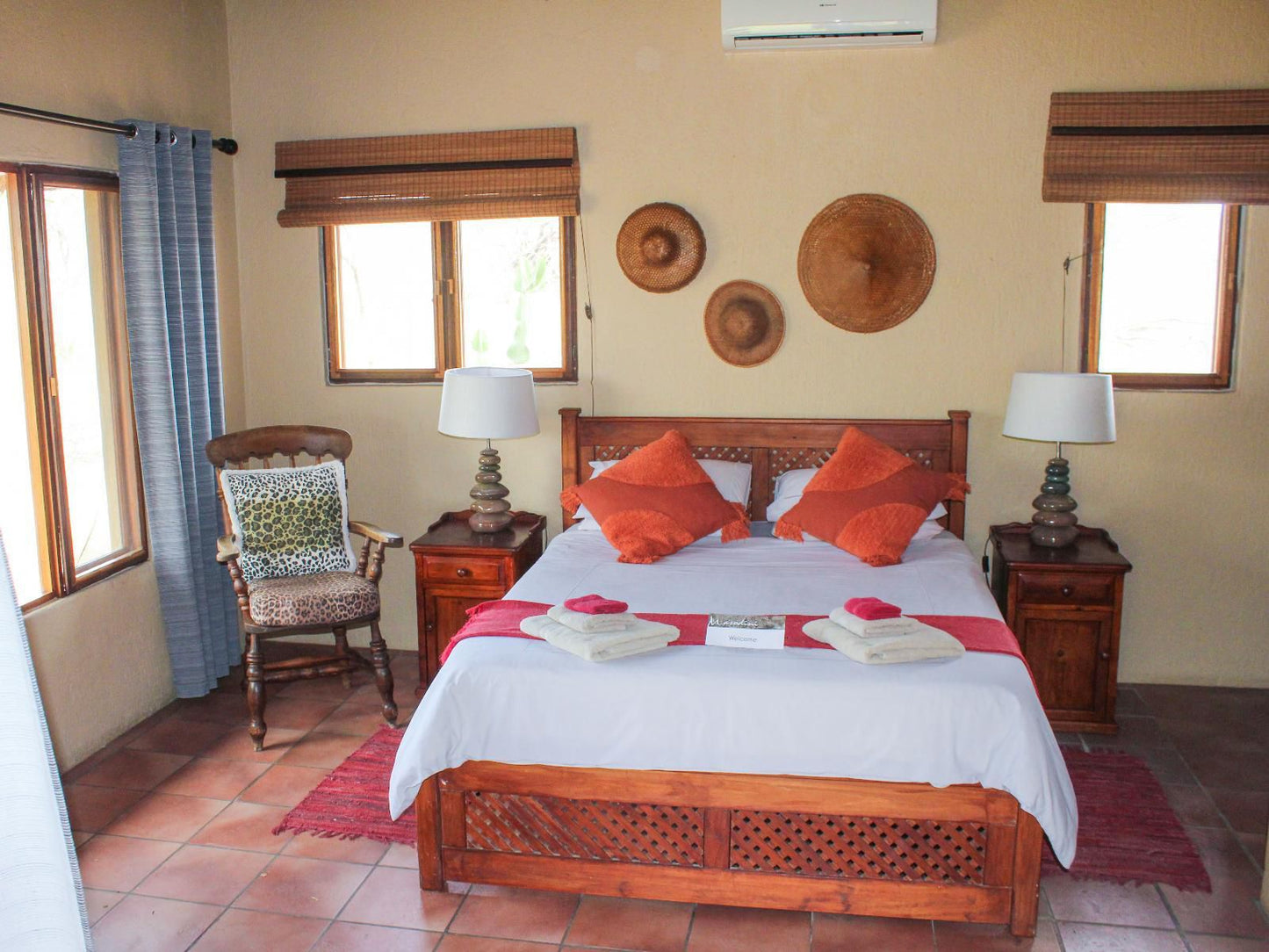 Masodini Game Lodge, Maroela Chalet, Bedroom