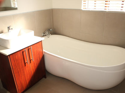 Superior Twin room with full Bathroom @ Matsemba Guest House