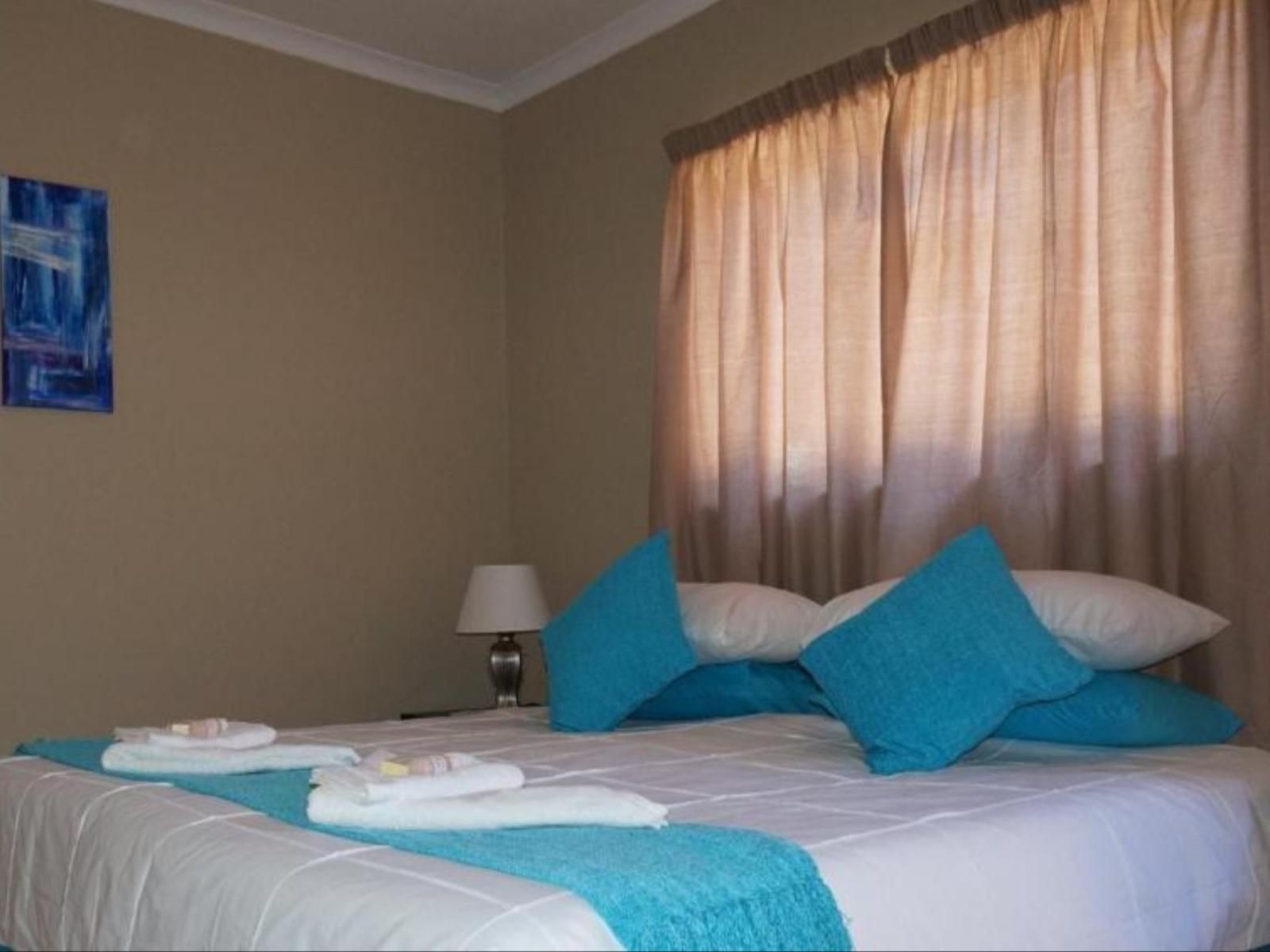 Mc Kala Guest House, Luxury Compact Double Room, Bedroom