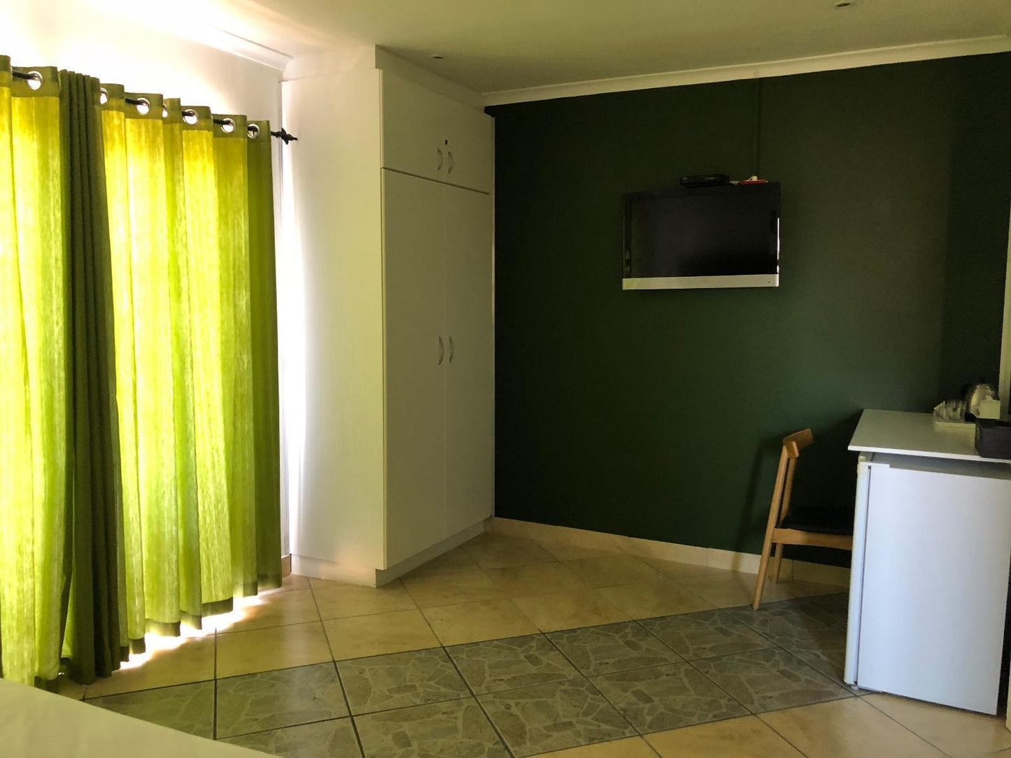 Verde Suite @ Me Casa Guest House