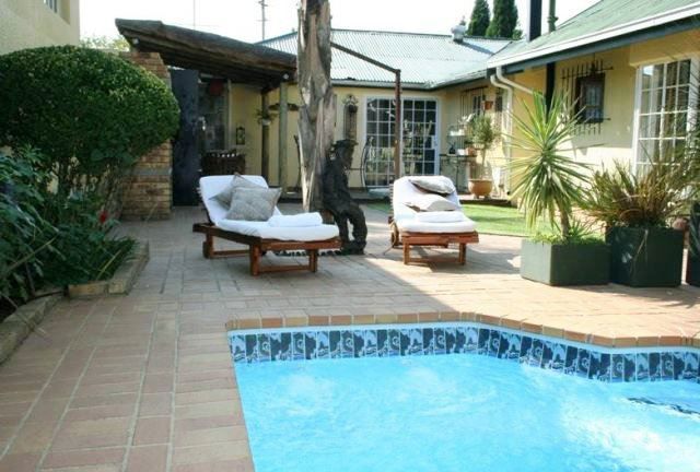 Medley House Guest Lodge Brakpan Johannesburg Gauteng South Africa House, Building, Architecture, Garden, Nature, Plant, Living Room, Swimming Pool