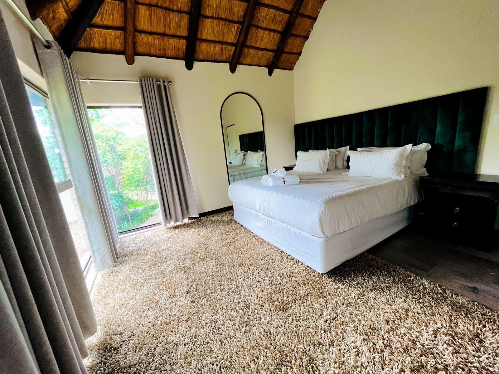 Mela Luxury Game Lodge, Family Unit 1, Bedroom